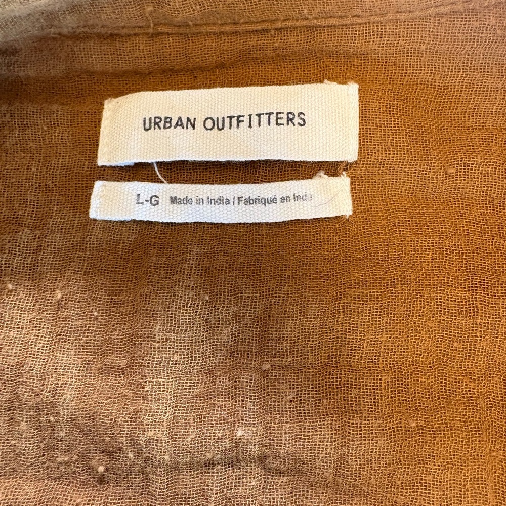 Urban Outfitters 100% Cotton Gauzy Button Down Oversized, Soft, size Large - Picture 2 of 5